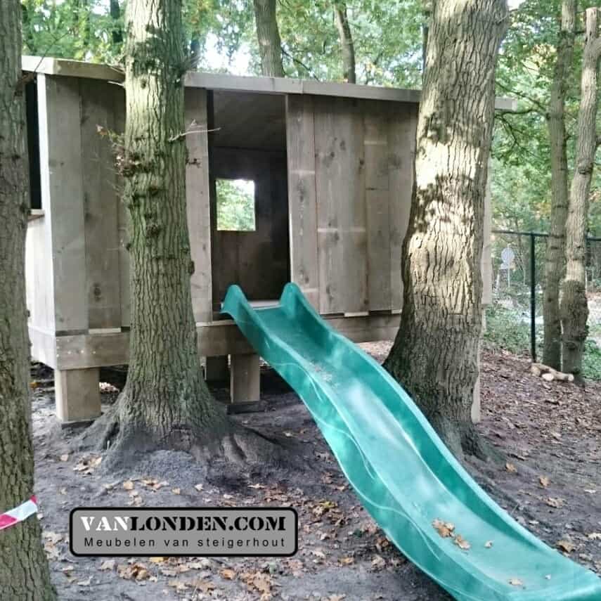 Steigerhouten speelhuis Dewi