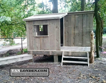 Steigerhouten speelhuis Dewi