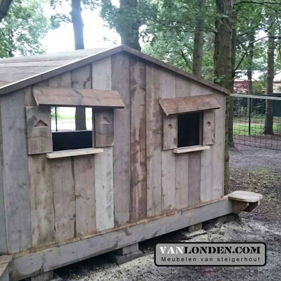 Steigerhouten speelhuis Giel