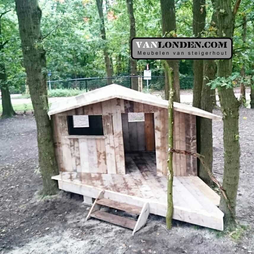 Steigerhouten speelhuis Giel
