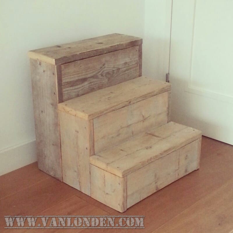 Steigerhouten trapje Tim
