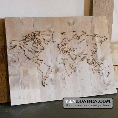 Steigerhouten paneel met wereldkaart