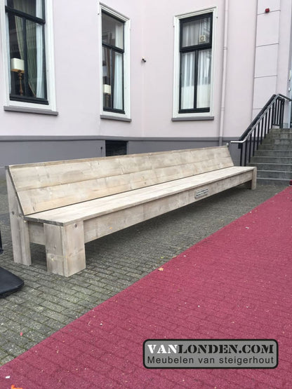Steigerhouten zitbank Hotel Fletcher