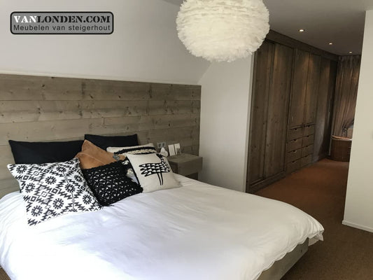 Steigerhouten zwevend tweepersoonsbed Gabriëlle